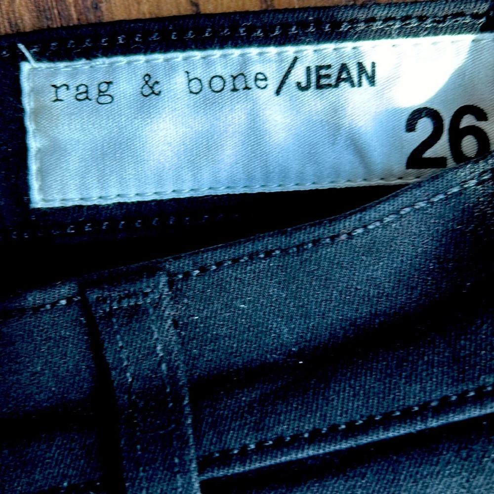 Rag and Bone coated black skinny jeans size 26 excellent condition. No faults
